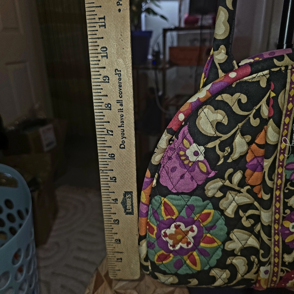 *SOLD* Floral Embroidered Vera Bradley Bag With Center Kisslock - Picture 9 of 10